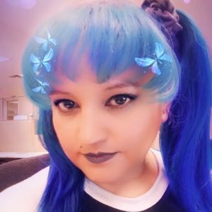 Meet your Posher, Eva m.